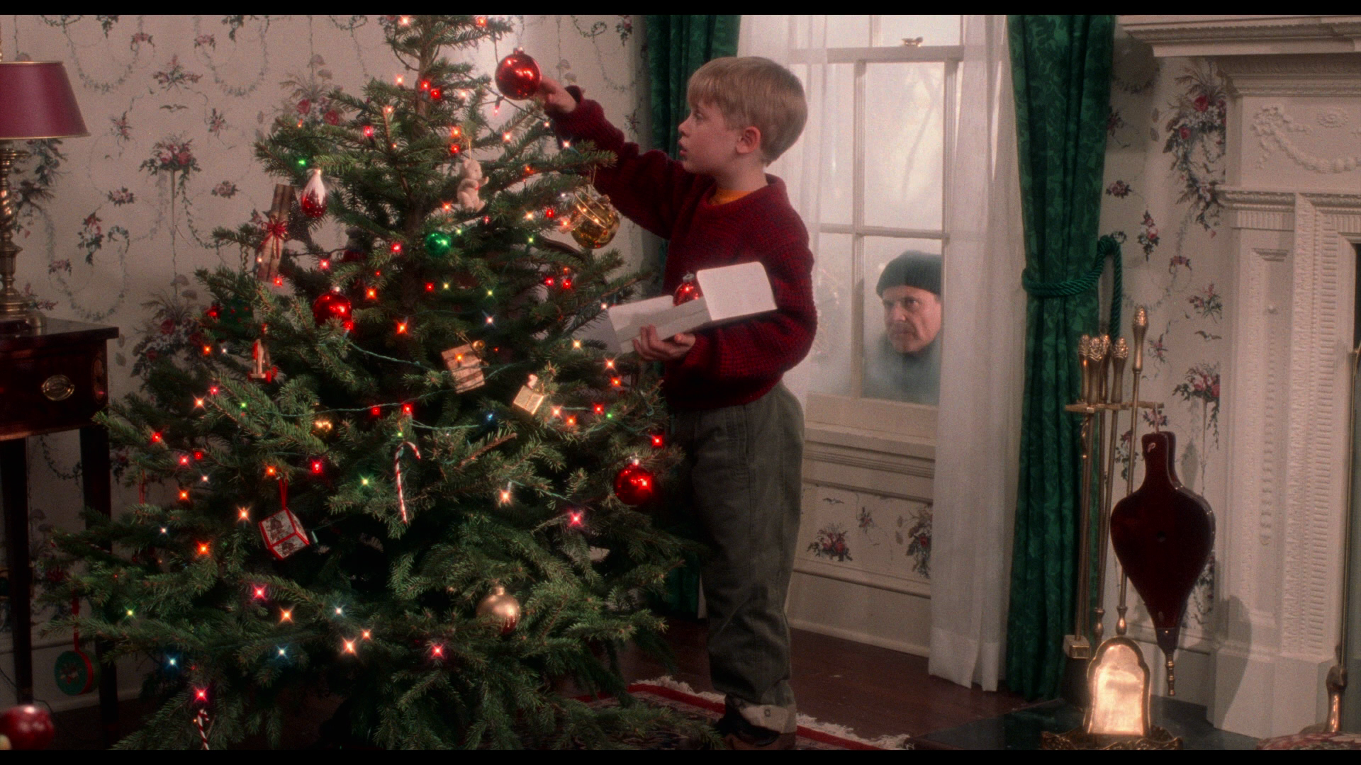 Home Alone Christmas Tree FHD