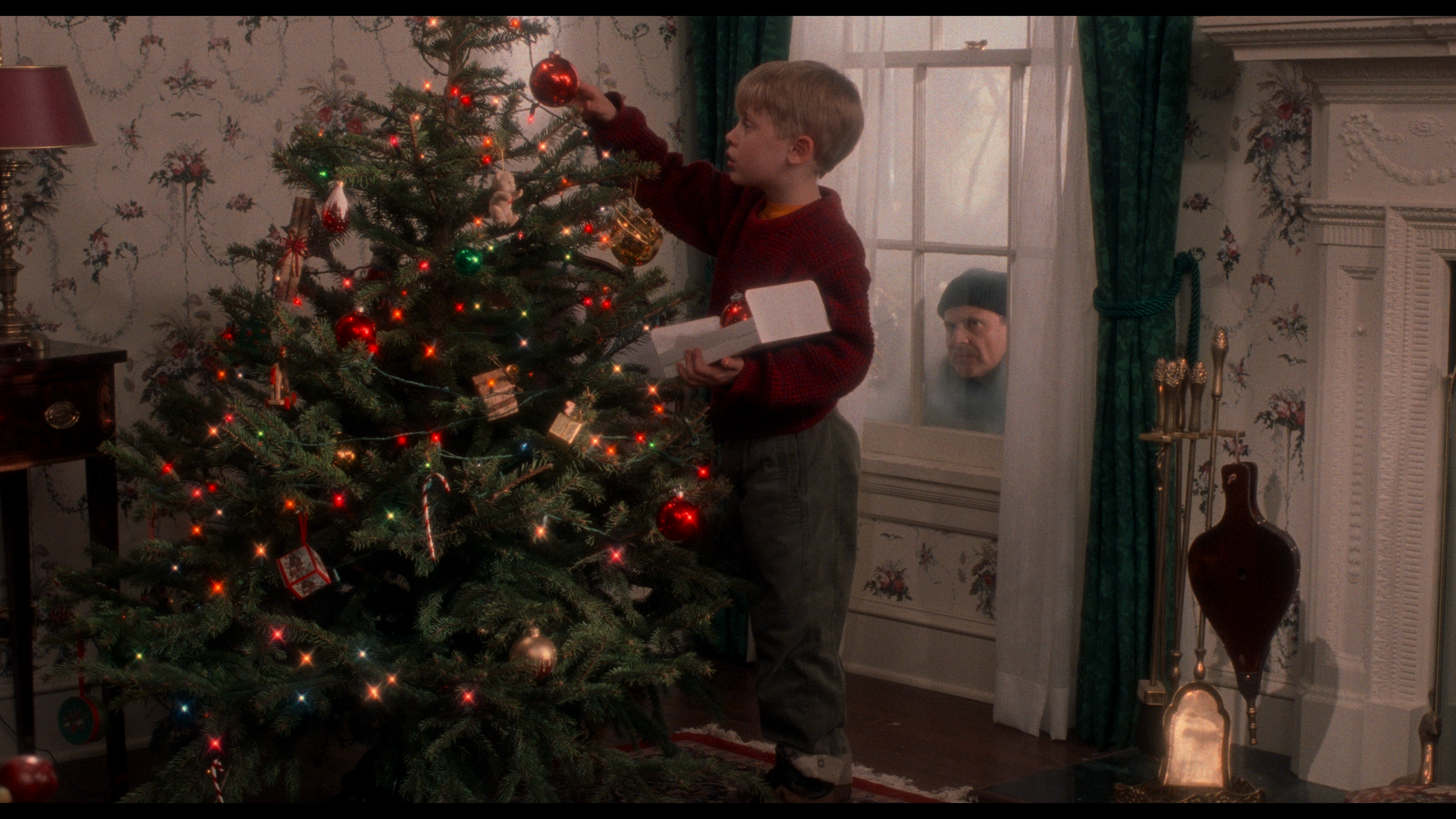 Home Alone Christmas Tree UHD